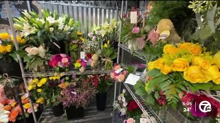 East Lansing florist helps grieving kids