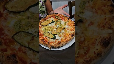 Wood Fired Pizza in Sicily 🍕 #woodfiredpizza #Sicily #authentic #pizza #delicious #sicilia #sicilian