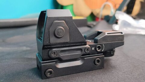 Unboxing:CVLIFE 1X22X33 Reflex Sight 4 Reticle Red Dot Sight Optics ON & Off Switch for 20mm Rail
