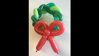 Balloon twisting tutorial - Christmas wreath