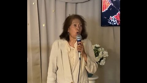 Sandra sings to the LORD - Sandra le canta al SEÑOR