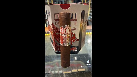 Cigar of the Day: Punch Year of the Dragon 2024 Dragon Fire 5x60 Short Gordo #Shorts #Cigars #Short