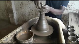 SOUTH AFRICA - Durban - Diwali celebrations clay lamps (Videos) (MUA)