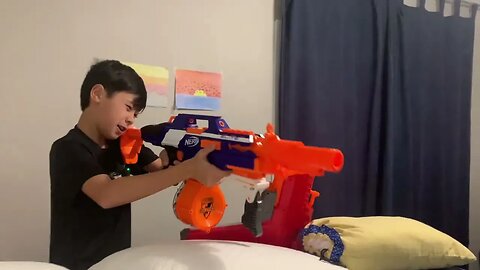 Fort with Nerf Guns on Daddy and The Big Boy (Ben McCain and Zac McCain) Episode 583