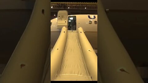 Funniest United Airlines #B767 Escape Slide Test #Aviation #AeroArduino