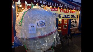 Hugh Mungus popcorn ball preparing for drop