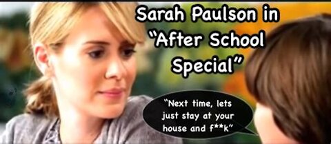 Sarah Paulson is a fake lesbian