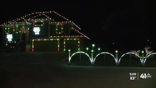 Tonganoxie family's Kansas City Chiefs light display lifting spirits this holiday season