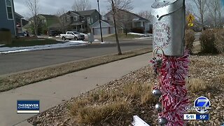Good Samaritan fixes vandalized Santa mailbox for Erie couple