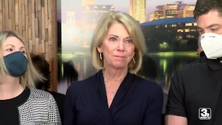 Stothert makes first speech since husband's death; resumes campaign for re-election