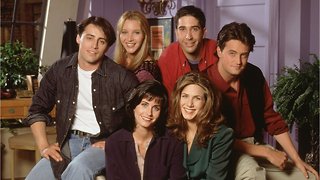Courteney Cox Returns To Her Too Expensive ‘Friends’ Apartment