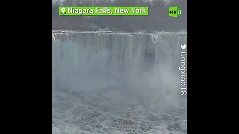 🧊These picturesque photos feature the frozen waters of Niagara Falls at the border