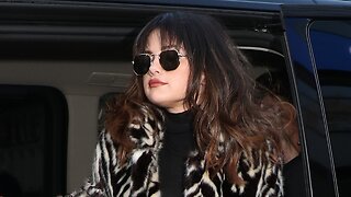 Selena Gomez Shag Haircut With Bangs