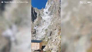 Huge rockfall at French mountain caught on camera