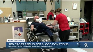 Senate candidate Mark Kelly donates blood in Tucson amid pandemic