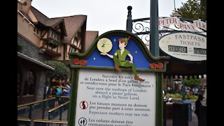 Enjoy Peter Pan's Flight at Disneyland Paris HD low light