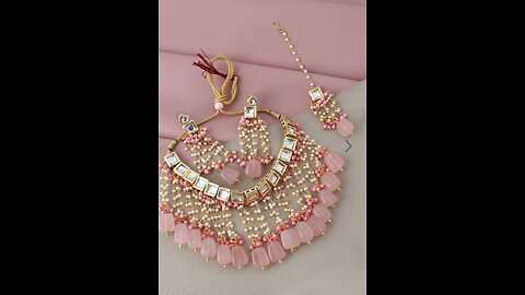 Women's necklaces