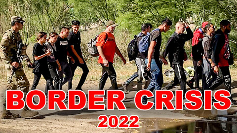 BORDER CRISIS: Migrants Illegally Cross The Rio Grande Into Texas