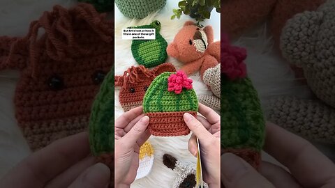 Will a crochet gift pocket hold a gift card?? #crochet #crochetpattern #crochetgifts