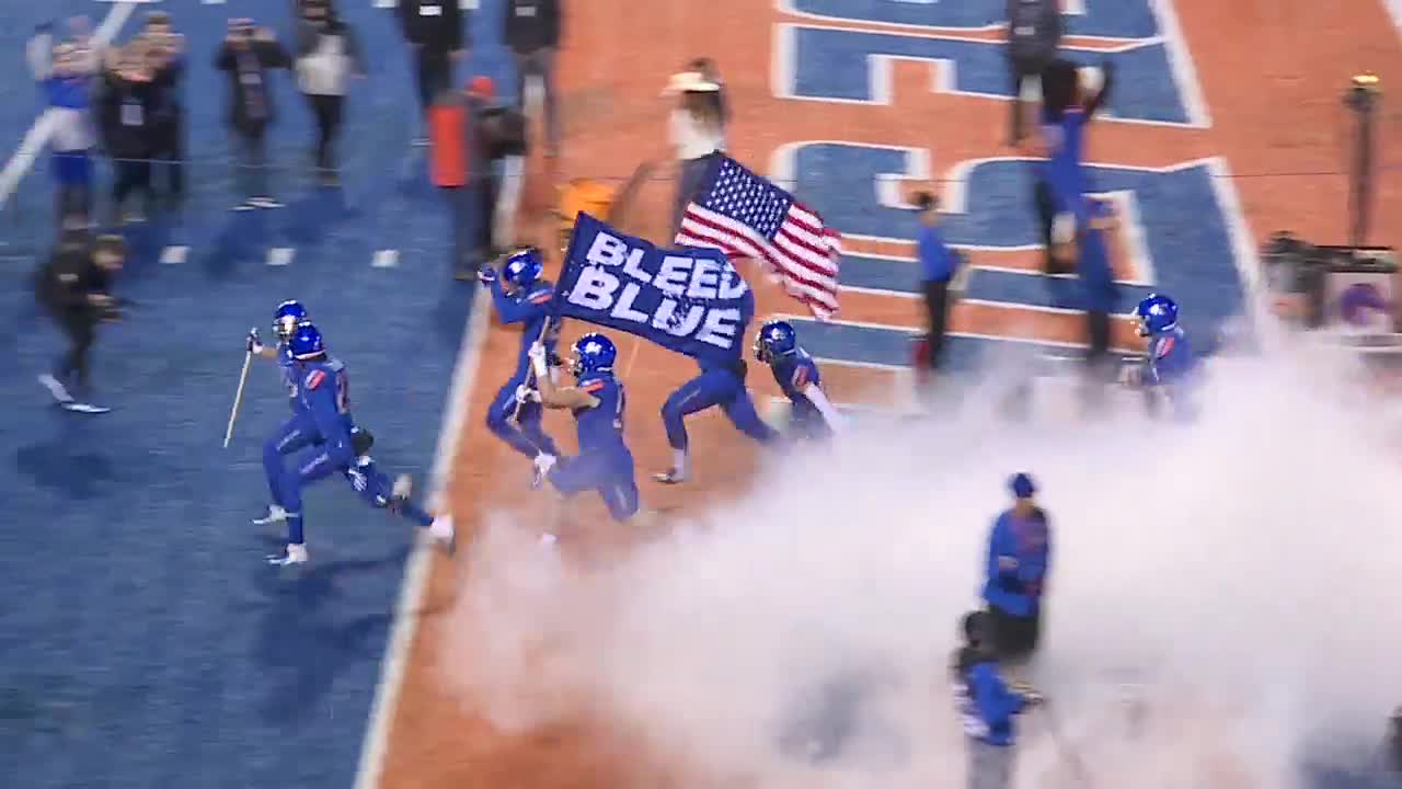 Boise State thumps New Mexico despite starting their 3rd different quarterback this season