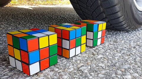 Esmagando coisas crocantes e macias de carro! EXPERIMENT CAR vs Cubos de Rubik