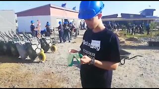 South Africa - Cape Town - Pick n Pay builds a Kitchen in Khayelitsha (Video) (Z3S)