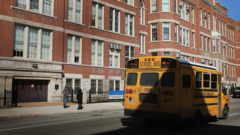 Chicago Teachers Threaten Strike Over Pay, School Conditions