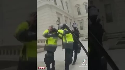 JUST IN 🚨 New Capitol police body cam footage from January 6, 2021 shows officers telling its setup