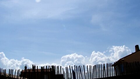 Live Chemtrails du 14.05.2022 - Cohabitation entre les vais nuages et les chimiques