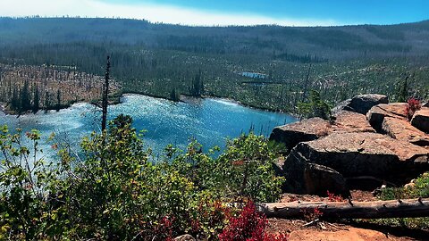 Approach to Pacific Crest Trail Overlook MONEYSHOT of Wasco Lake on Three Fingered Jack Loop! | 4K