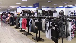 Macy's outlet store opening at Meadows Mall on Saturday
