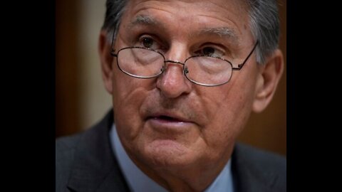 Manchin: Biden Should Invoke Defense Production Act to Boost US Oil Production