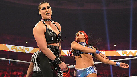 Carmella & Queen Zelina vs Rhea Ripley & Nikki A.S.H – Women’s Tag Team Champ: Raw, Jan 3, 2022 @WWE