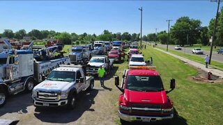 Tow truck parade held for driver killed on the job