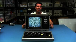 EEVblog #645 - TRS-80 Model I Retro Computer Teardown