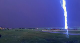 3 lightning strikes in slow motion