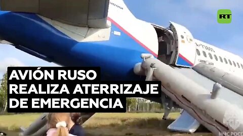 Un avión ruso con más de 160 personas a bordo realiza un aterrizaje de emergencia en Siberia