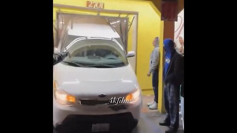 THIEVES USED CAR🃏🏪🚙TO BREAK INTO L.A. BAKERY FOOD STORE🛍️🛒🚙🐚💫
