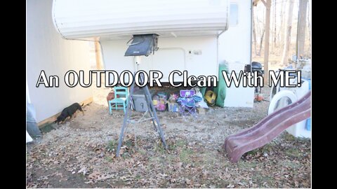 Camper Life / A Camper OUTDOOR Clean With Me, this camper is a disaster!!