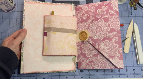 Episode 147 - Junk Journal with Daffodils Galleria - Baby Book Journal Part 7