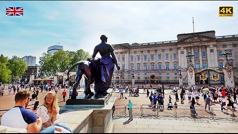 LONDON ENGLAND Travel - BUCKINGHAM Palace Walk and Buckingham Guards