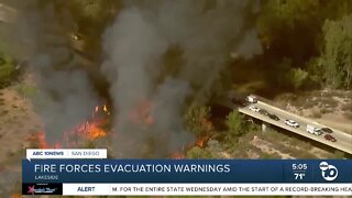 Lakeside fire prompts evacuation warnings