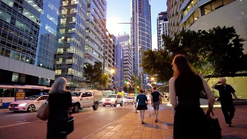 When The Sun Goes Down in Australia - The Brisbane Inner City