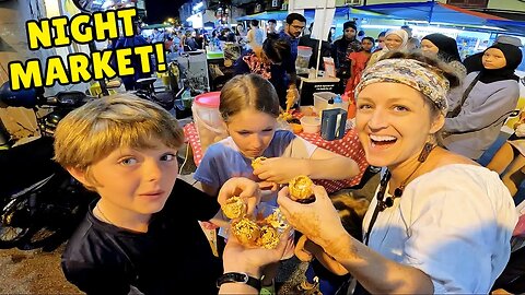 EXPLORING the VIBRANT NIGHT MARKET of JONKER STREET | Authentic Malaysian Street Food Adventure 🇲🇾