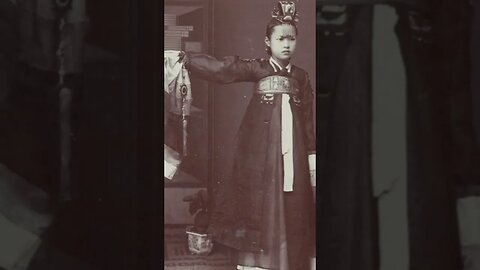 100년 전 사진 속 한국인 19 1918년경 한국 신사와 그의 아내, 조선의 기녀, 1902년 부산 거리의 미국인 관광객, 정장을 입은 남성, #shorts