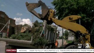 Hundreds of city workers join storm cleanup effort Monday