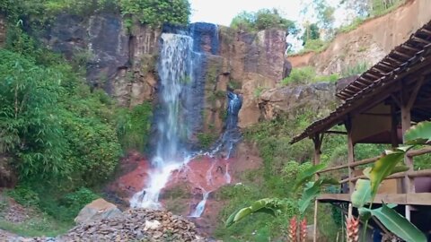 CINEMATICS OF TOURISM PLACES WITH SMALL WATERFALLS