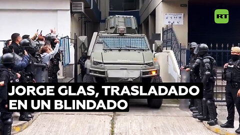 Jorge Glas, movilizado en un vehículo blindado partiendo de la Unidad de Flagrancia