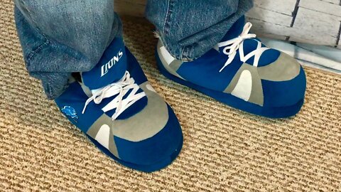 Happy Feet Detroit Lions NFL Sneaker Slippers by Comfy Feet review (As Seen On TV)