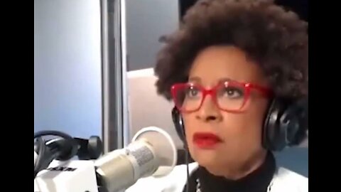 Black-ish Star Jenifer Lewis Says Trump Will Put Black People In Camps If Elected, Calls Him Hitler